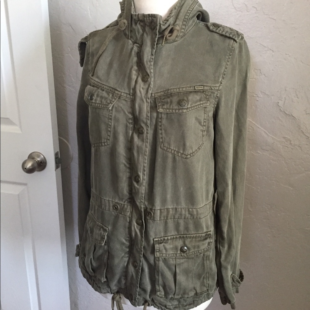 GORGEOUS!  Max Jeans Tencel cargo jacket in olive - Picture 2 of 8